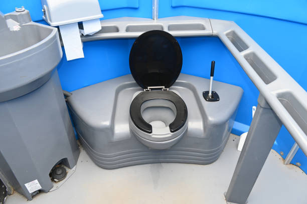 Best Portable restroom trailer rental  in Kalama, WA